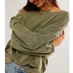 We The Free Soul Song Tee Women's Green Long Sleeve Scoop Neckline M